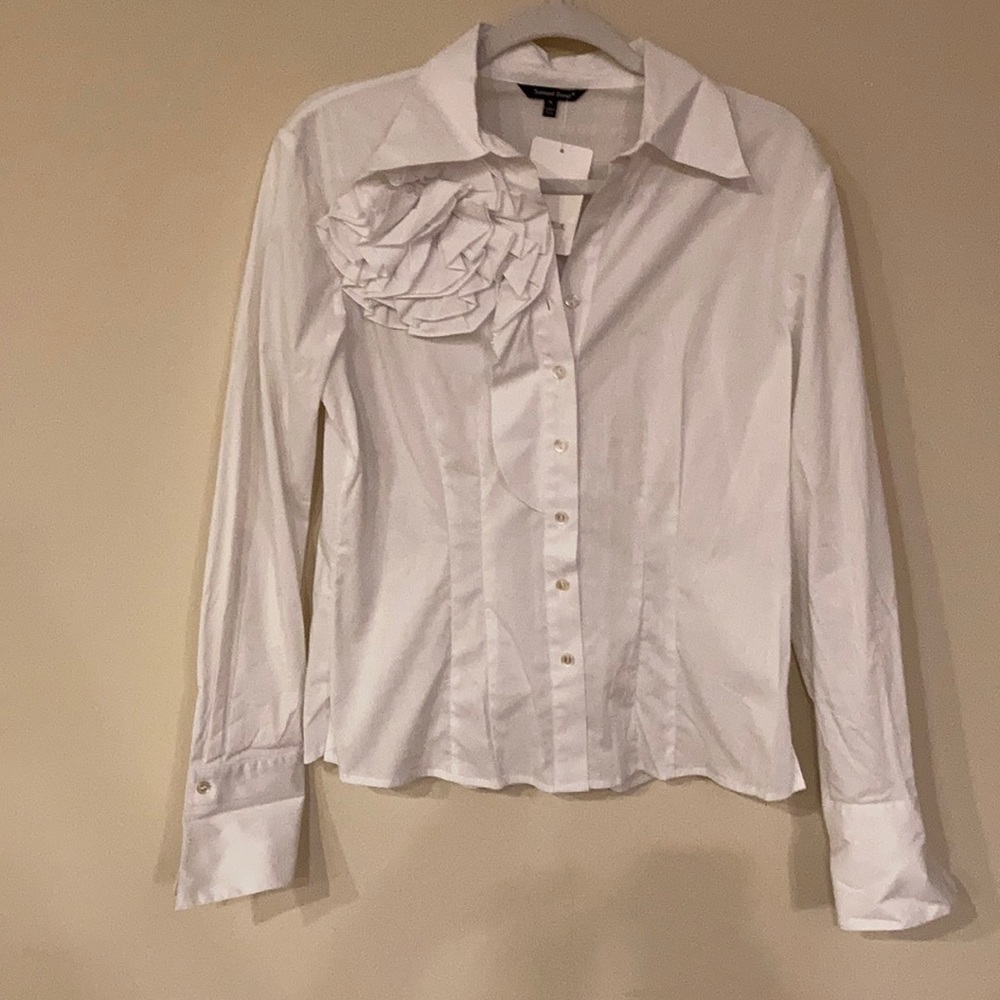 Embellished Wht dress shirt.